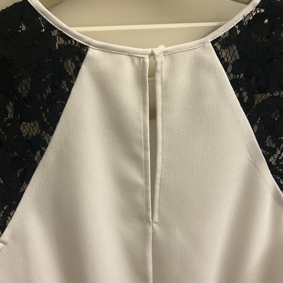 Michael Kors size 0 white fit and flare sleeveless top with black lace shoulders - Picture 3 of 7
